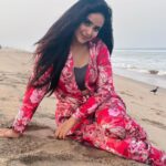 Kanmani Manoharan Instagram - #kanmanimanoharan✨ #beach #peace #vibe #good vibe #positive Valasaravakkam