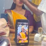 Kanmani Manoharan Instagram – just scrolling my mobile gallery and I found this video
one of most hectic shoot  fully drained zero confidence level but all in my mind is I have to do this . And finally ✅
#amuthavumannalakshmium # AA #serila #television #zeetamil