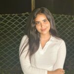 Kanmani Manoharan Instagram - #kanmanimanoharan✨ All I know is that I know nothing 🤞🏼 #peace #strong #comebackstronger