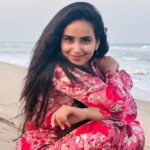 Kanmani Manoharan Instagram - #kanmanimanoharan✨ #beach #peace #vibe #good vibe #positive Valasaravakkam