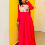 Kanmani Manoharan Instagram – #kanmanimanoharan✨ 

Beautiful outfit @tag_a_clothing_brand 

#vacation #varanasi #north #trip #friends #fun #love #peace
