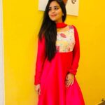 Kanmani Manoharan Instagram – #kanmanimanoharan✨ 

Beautiful outfit @tag_a_clothing_brand 

#vacation #varanasi #north #trip #friends #fun #love #peace