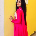 Kanmani Manoharan Instagram – #kanmanimanoharan✨ 

Beautiful outfit @tag_a_clothing_brand 

#vacation #varanasi #north #trip #friends #fun #love #peace