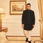 Karan Johar Instagram - Humbled…Honoured and just so Happy to receive the prestigious national award, the SPECIAL JURY AWARD for SHERSHAAH…. In @manishmalhotra05 styled by @ekalakhani 📷 @sheldon.santos