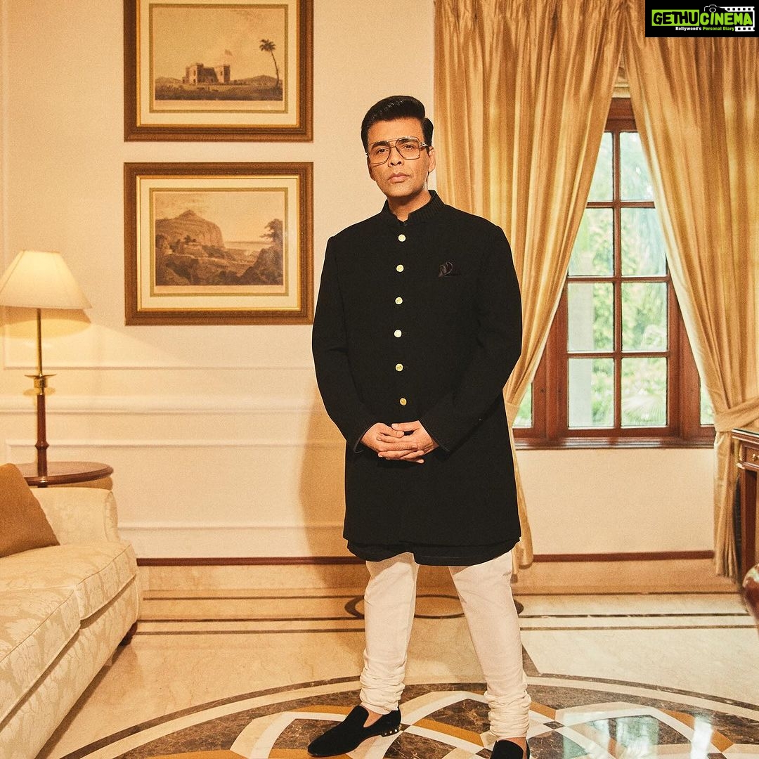 Karan Johar Instagram - Humbled…Honoured and just so Happy to receive the prestigious national award, the SPECIAL JURY AWARD for SHERSHAAH…. In @manishmalhotra05 styled by @ekalakhani 📷 @sheldon.santos