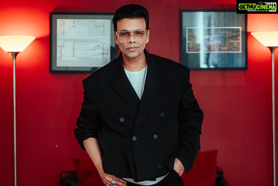 Karan Johar Instagram - Thank you @goldhouseco for inviting me to be in conversation with the incredibly talented designer, cultural commentator and my dearest friend @troublewithprabal the comfort we shared was reflective in our conversation… from my insecurities and anxieties to my celebrations and joy… it felt both cathartic and satisfying…. A huge shout out to the warm and absolutely wonderful audience…. Grateful for the love …..🙏🙏🙏🙏🙏 Gold House: @goldhouseco, @hibairshad Photography: @yeahokayali Videography: @_siv Venue: @nyuskirball Tabla & Dhol: @nihalsinghlive Dancing: @rohitgijare Jhumkas: @blossomboxjewelry