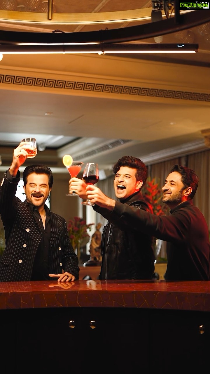 Karan Kundrra Instagram - Boys are up to something ;) stay tuned #ThankYouForComing #bts
