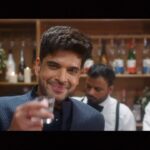 Karan Kundrra Instagram - 30 & single? A fairytale we didn’t see coming! 😉 Don’t forget to come on October 6th, to cinemas near you! #ThankYouForComing #ComebackOfTheChickFlick #DontForgetToCome @bhumipednekar @shehnaazgill @dollysingh @kushakapila @shibani_bedi #PradhumanSinghMall @natasharastogi @Gautmik @sushantdivgikr @salonidaini_ @dollyahluwalia @kkundrra @tejaswidevchaudhary @anilskapoor @shobha9168 @ektarkapoor @rheakapoor @karanboolani @radsanand @prashastisingh @udayanbhat @gaurisathe @jpaarth @balajimotionpictures @akfcnetwork