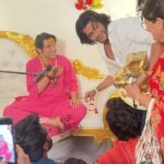 Karanvir Bohra Instagram - My mother has been wanting to meet him since a while and she asked me if I could get in touch with him, tried every possible way with all my heart and effort, then out of the blue my producer @rahultewary and @sktorigins messaged his picture and said to come over home, It was like he came looking for me and called me saying that you "have been looking for me? I’m here."… I immediately called mom and took her to meet him… Maa ki aankho mein khushi to meet him was the best thing ever, more than enough for me. Thank you @swastikproductions #bageshwarbaba @bageshwardhambalaji #bajrangbali P.S. Tipni to people who have problem with faith… mind your own faith and respect everyone else’s 🙏🏼