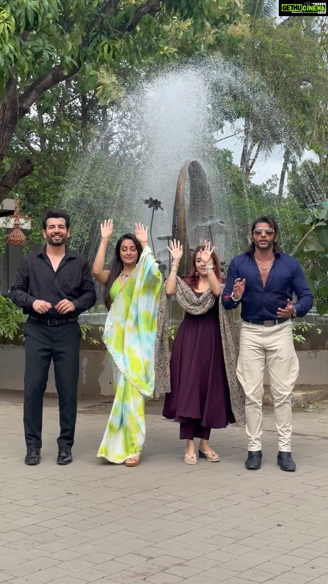 Karanvir Bohra Instagram - Who got the right steps let us know-if you take my name you are honest ππ #viral #nepali #nepalisong #trending #trendingreels #trendingsongs #trendingnow #viral #anitahassanandani #tinadatta #karanvirbohra #jaybhanushali #surshiv Umargam, Gujarat, India