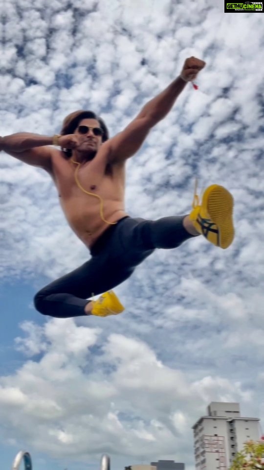 Karanvir Bohra Instagram - When in singapore do the #haiyaaaa