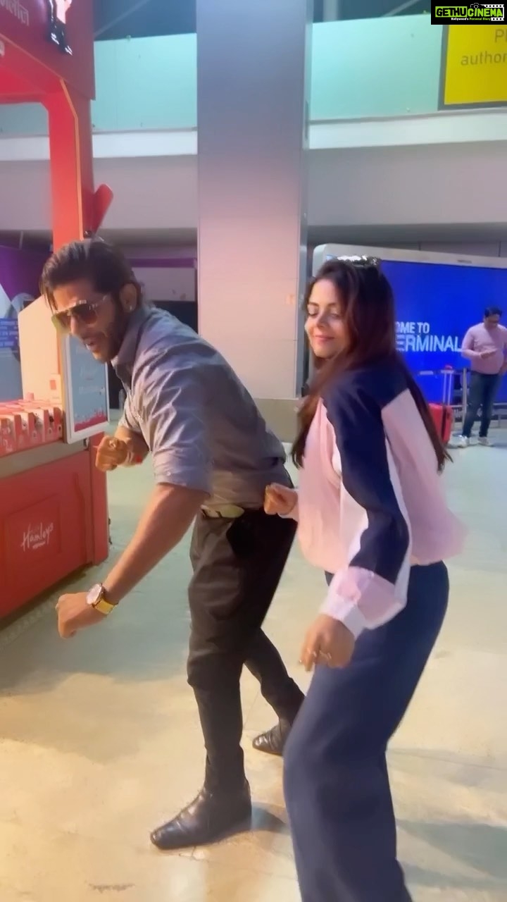 Karanvir Bohra Instagram - Drinking is injurious to health ! So no alcohol and no toxic relationships. 😊