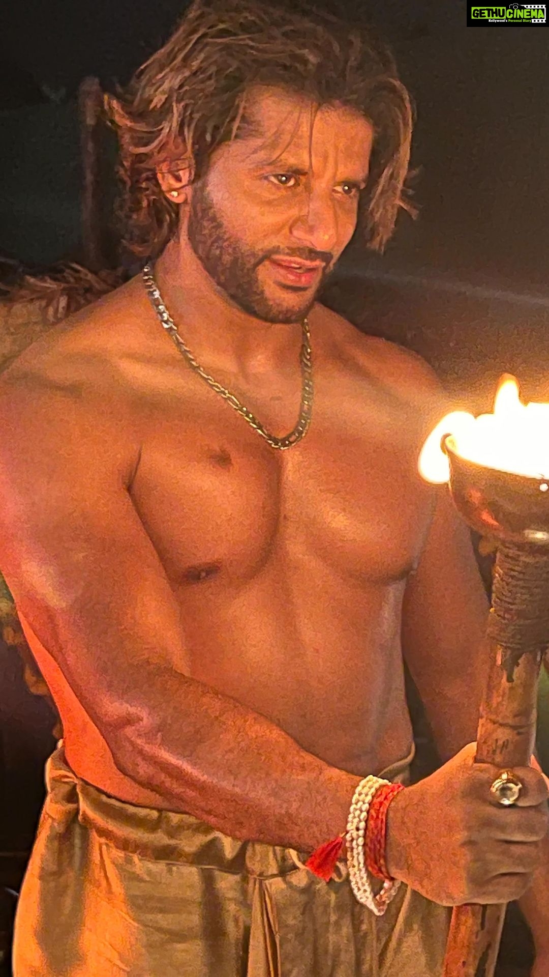 Karanvir Bohra Instagram - Aaj Se #shravan shuru hota hai…. #omnamah shivaya 🔱 Fire🔥 is a thing of beauty, must watch the upcoming track #humrahenarahe @sonytvofficial @swastikproductions @sktorigins @rahultewary @madanbashyal Reel shot by @singhchandan060