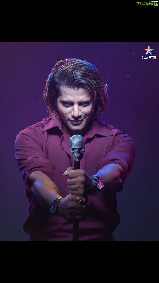 Karanvir Bohra Instagram - Posted @withregram • @starbharat Wo…jiski fitarat hai aisi, ki nafrat ho jaaye! Jaan hi gaye honge, ki laut kar aa raha hai kaun? @karanvirbohra #SaubhagyavatiBhava #StarBharat