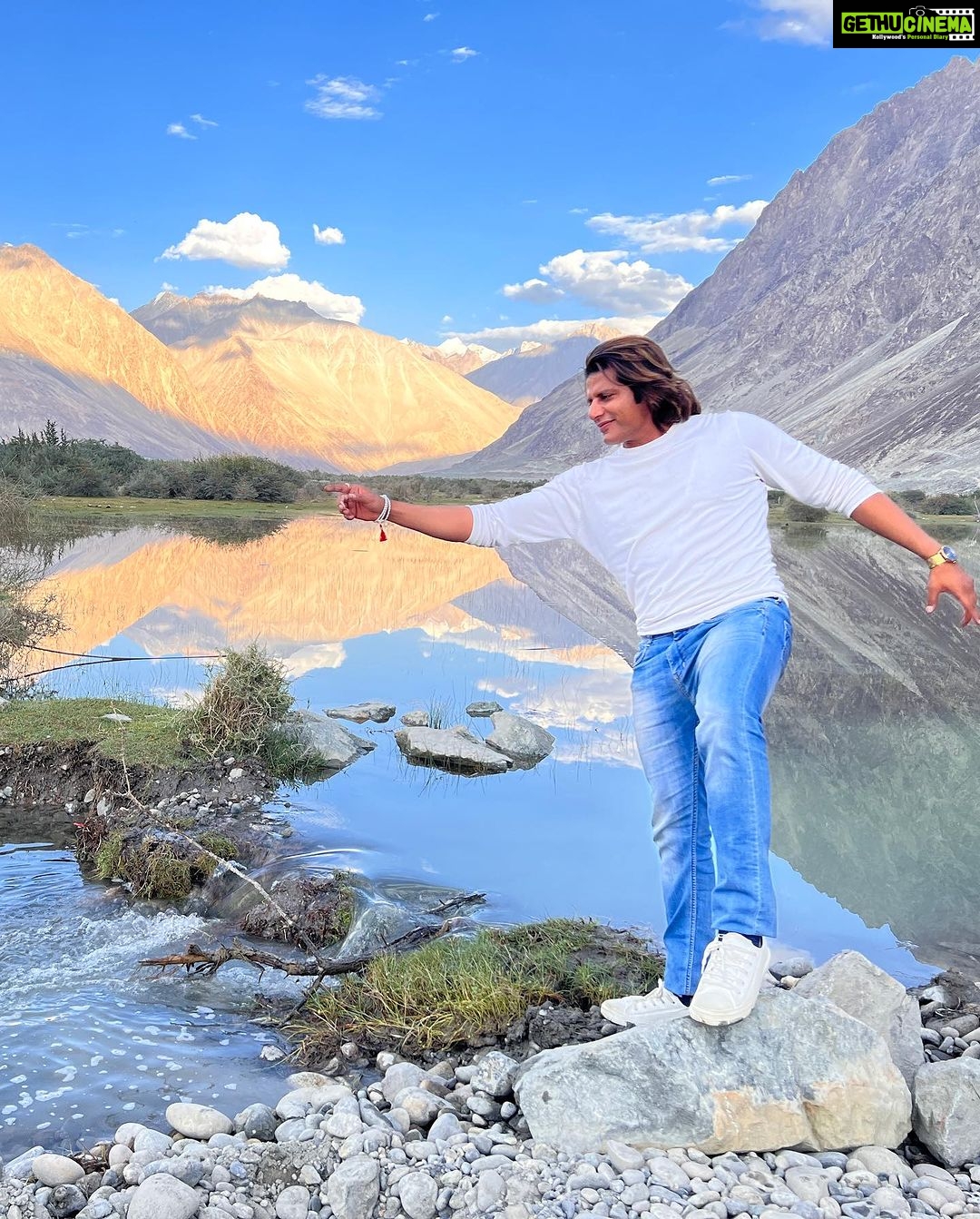 Karanvir Bohra Instagram - Thank you @wangchukstany and your entire team of @wisdomhimalayanvoyages for creating such Beautiful memories in #nubravalley @deserthimalayaresort Visited #maitribudha statue… a marvel to be seen in the middle of the mountains. Went crazy on the ATV’s @deserthimalaya_adventurepark Did longest #zipline on an altitude 17000 feet above sealevel what a crazy adventure #ladakh @utladakhtourism #unforgetablenubra #nubravalley Nubra Valley, Leh Ladakh