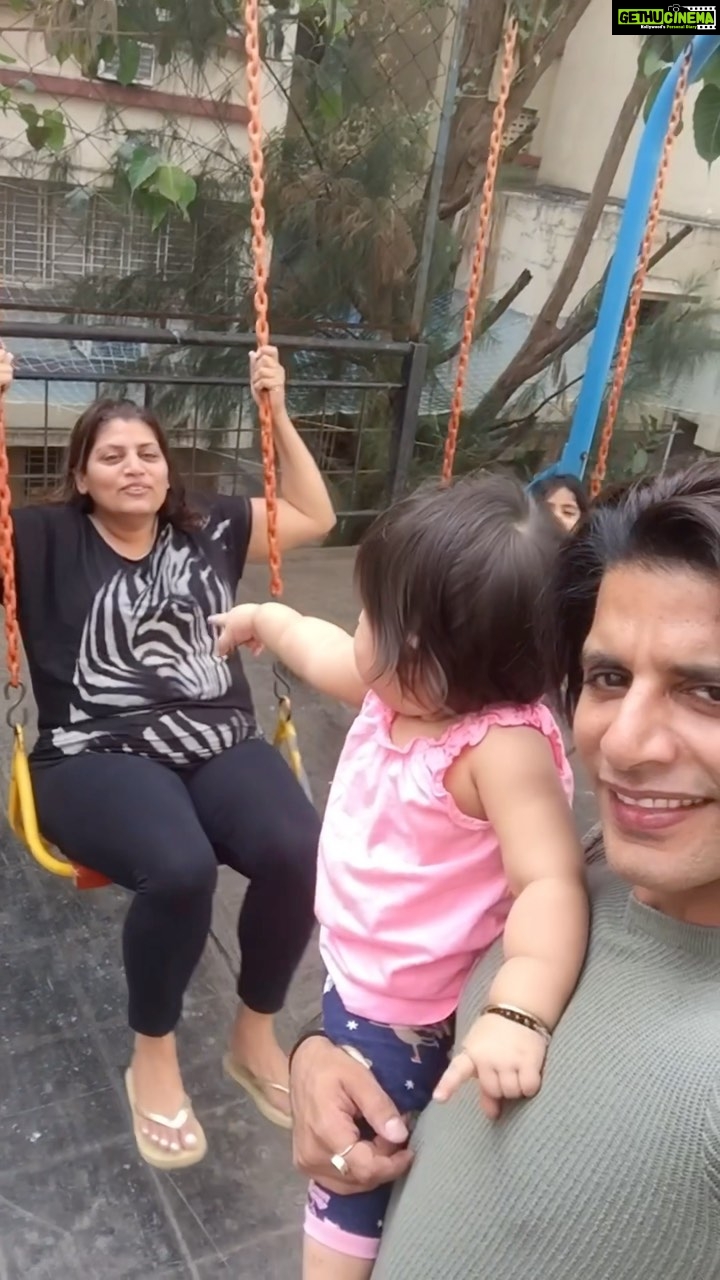 Karanvir Bohra Instagram - Mana ke tum saath nahi hi, mere dil ke paas tum hi ho❤️ I miss you every rakhi the most Dids @minksrulz
