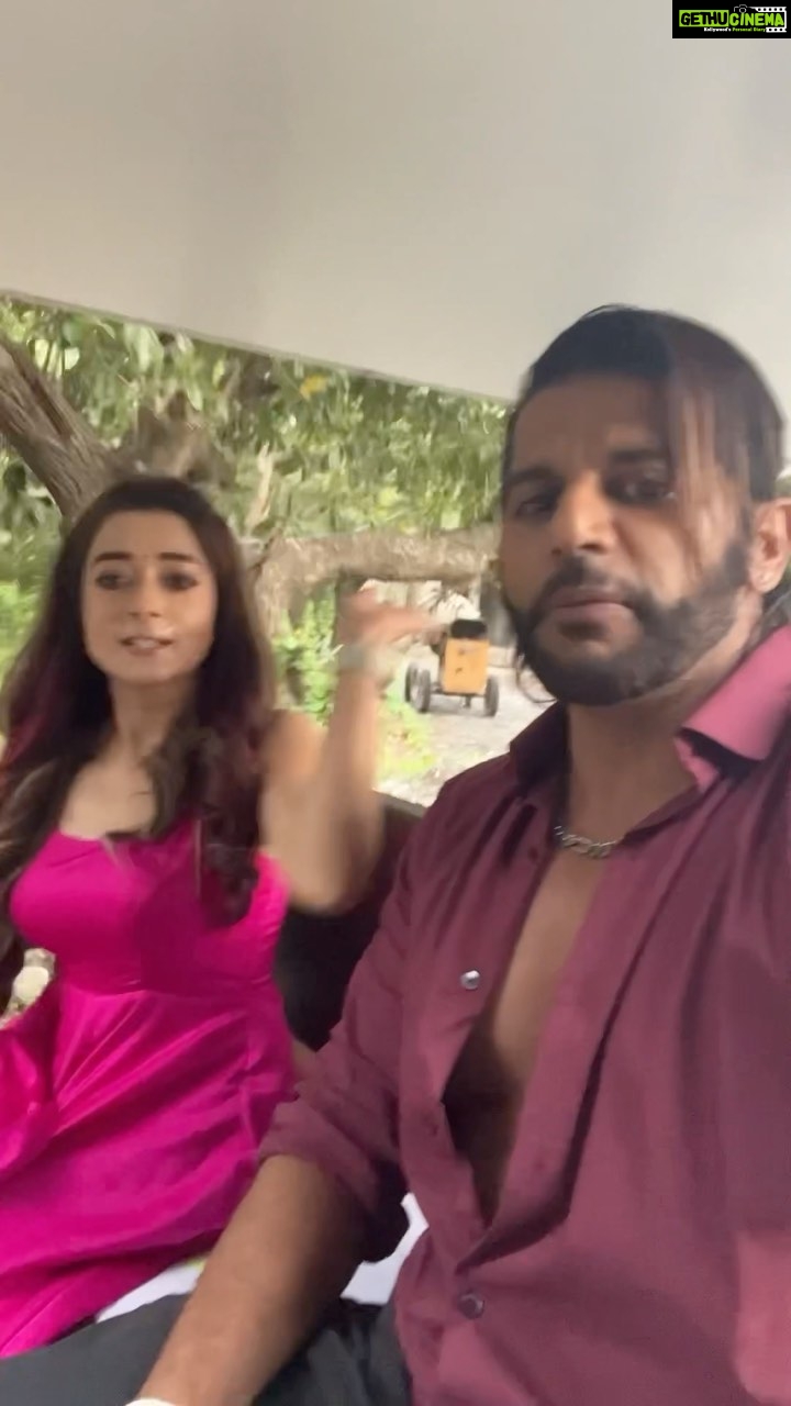 Karanvir Bohra Instagram - Come one, come all and have a big fall in this #buggy with the coolest and then cutest lady #lewishamilton in town @tinadatta