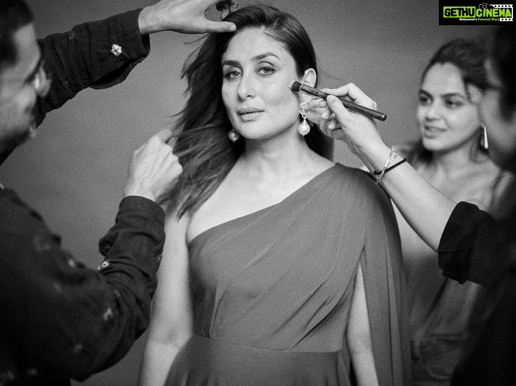 Kareena Kapoor Instagram - A moment of calm during the काम 😋