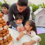 Kareena Kapoor Instagram - Happy birthday our little princess …most beautiful in every way ..love,chocolate cake and happiness always …❤️❤️ @sakpataudi @kunalkemmu
