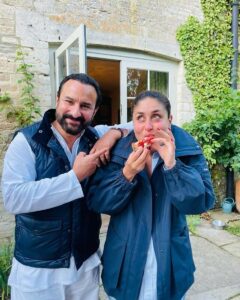Kareena Kapoor Instagram - This is US❤️🥰💥 You,Me and Pizza…❤️Forever Kinda Love… Happy Anniversary husband…😍♾️
