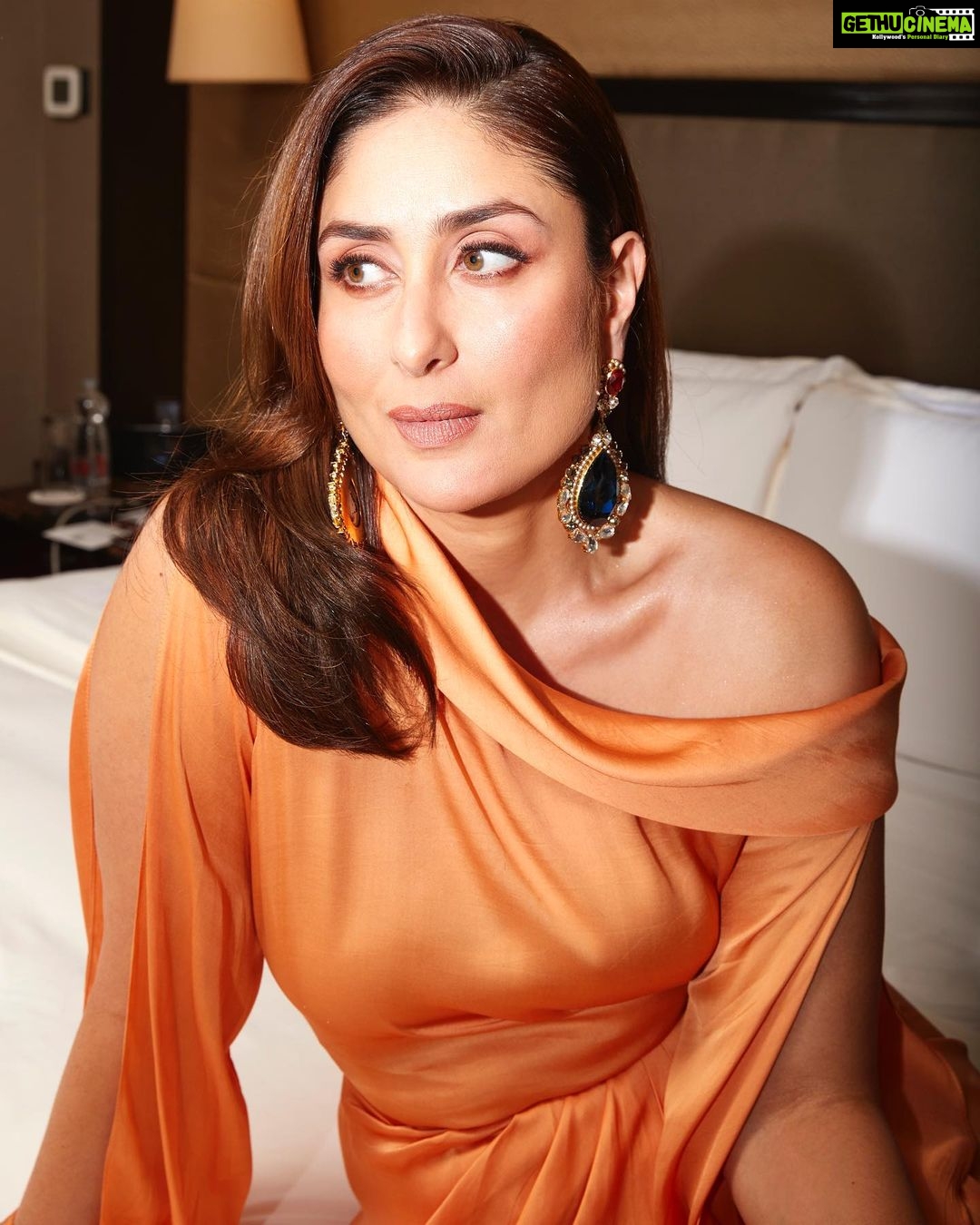 Kareena Kapoor Instagram - Jaane Jaan x Express Adda ๐งก๐งก Are you waiting for 21st September? I surely am!๐