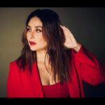 Kareena Kapoor Instagram - Are you red-dy for it? I clearly am given my outfit choice! 💁🏻‍♀️♥️ Super kicked to have worked with these lovely artists, @itsvijayvarma @jaideepahlawat 😄 - expect more from this fab trio!💥 #JaaneJaan releasing on 21st September only on @netflix_in 💕