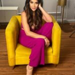Karishma Kotak Instagram - Let’s shoot a campaign- coming soon 🎥 HMU @glambyvrinda India