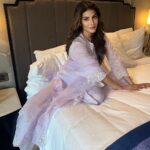 Karishma Kotak Instagram - Back to my roots 🤍 here in the pink city Wearing @narayanivastra Jaipur, India