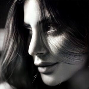 Karishma Kotak Instagram - Worlds change - when eyes meet 💌