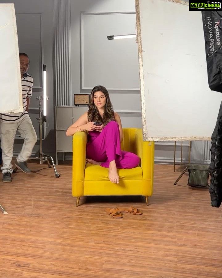 Karishma Kotak Instagram - Let’s shoot a campaign- coming soon 🎥 HMU @glambyvrinda India