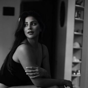 Karishma Kotak Instagram - Worlds change - when eyes meet 💌
