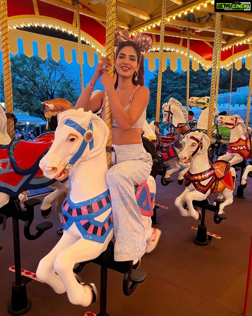 Karishma Sharma Instagram - One of the Princesses visited DisneyLand herself 💞💞 Outfit by @labelfrow Disneyland Tokyo Japan