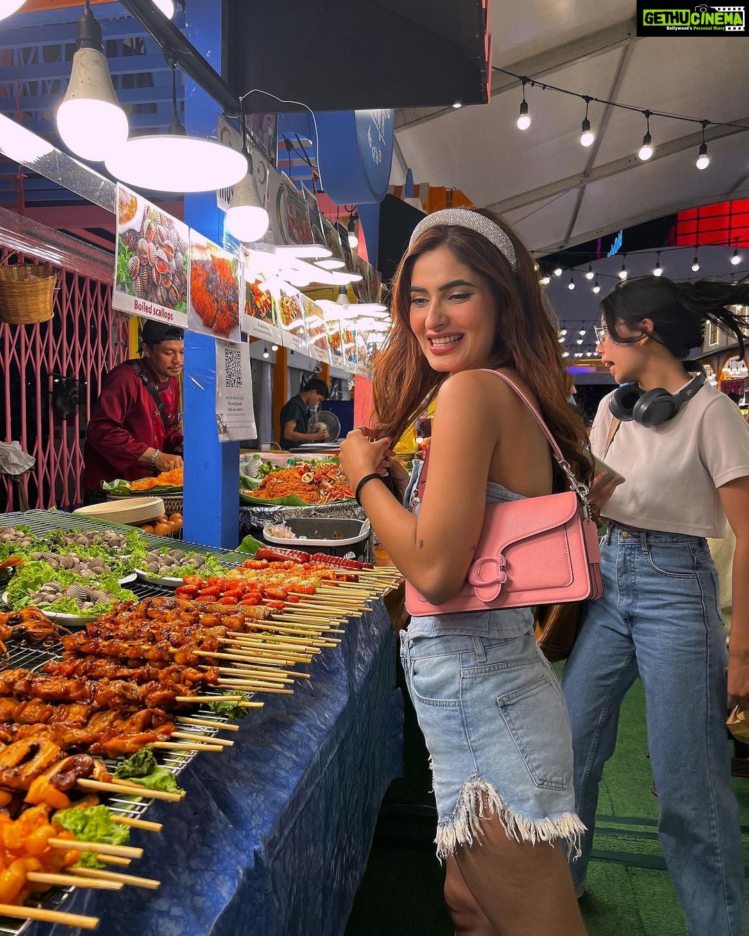 Karishma Sharma Instagram - Random dump from Bangkok 🤓😂😍 Bangkok, Thailand