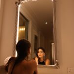 Karishma Sharma Instagram – Baby,don’t get greedy 🙄🤓 Palazzo Versace Dubai