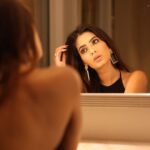 Karishma Sharma Instagram – Baby,don’t get greedy 🙄🤓 Palazzo Versace Dubai