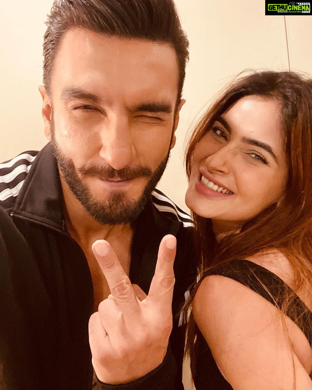 Karishma Sharma Instagram - Shooting with @ranveersingh 🔥 Gonna be a blast 🤩 Stay tuned for something cool 😁
