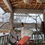 Karishma Sharma Instagram - Saree is not saree it’s a vibe and I love wearing them anywhere, was dying in the cold but was fun 😂😵‍💫 Cappadocia Turkey