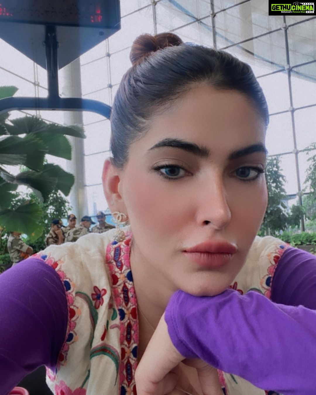 Karishma Sharma Instagram - Random photos I clicked the other day after trying on some new kinda makeup haha ππ«Άπ»
