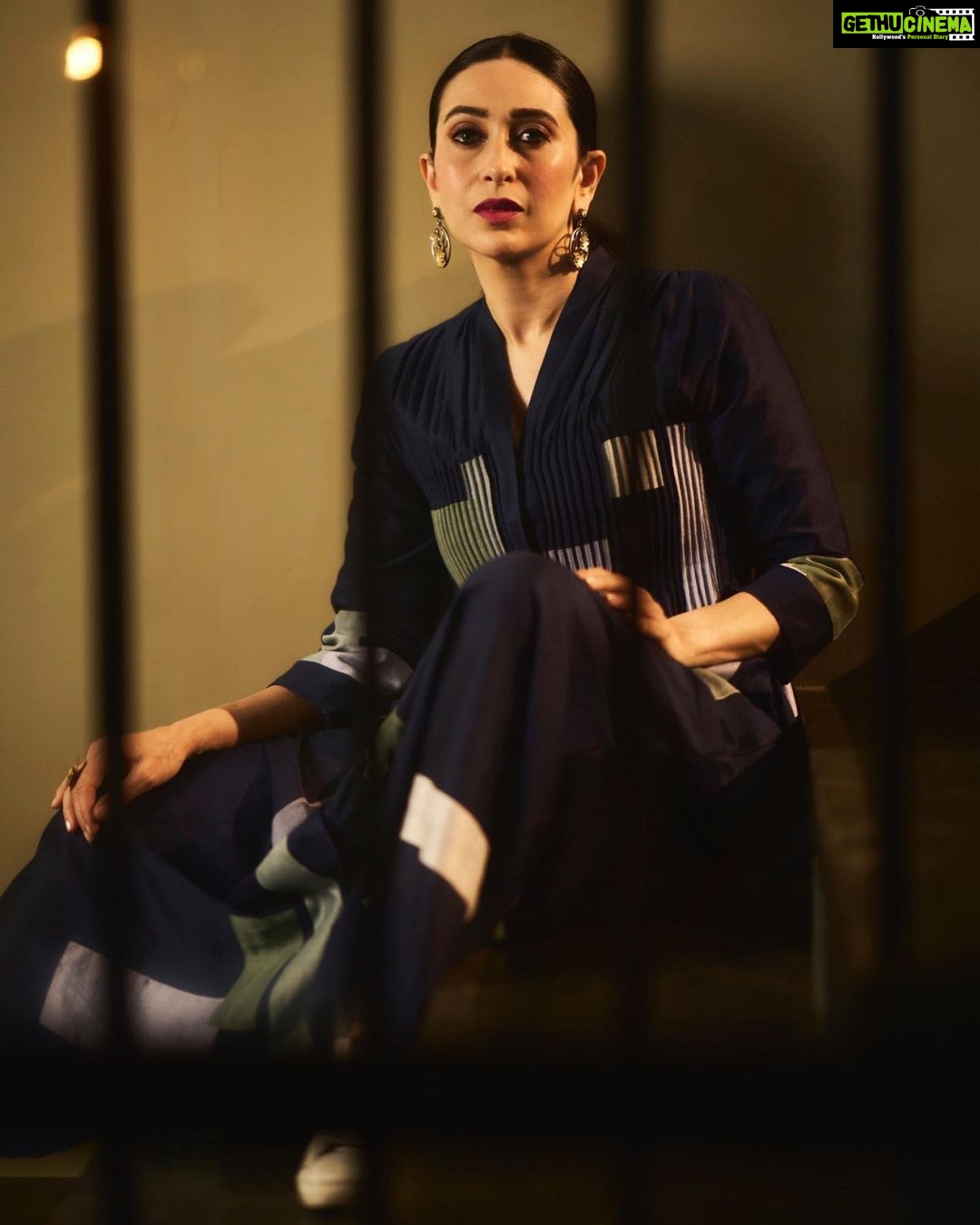 Karisma Kapoor Instagram - Feeling the blue beat 🩵🦋🖤