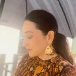 Karisma Kapoor Instagram - Once upon a rainy day ☔️🧡✨ #london