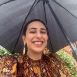 Karisma Kapoor Instagram - Once upon a rainy day ☔️🧡✨ #london