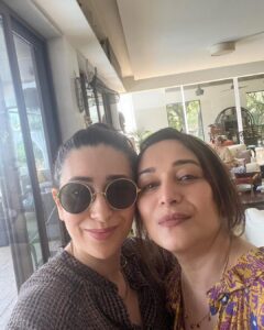 Karisma Kapoor Instagram - Dance of E̶n̶v̶y̶ Friendship ✅🧡✨🤗 #dtph #dancepartner #forever