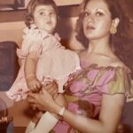 Karisma Kapoor Instagram - To the OG Sunita: हैप्पी बर्थडे टू यू 🥳 Love you Mama ❤️❤️❤️ #bestmama #happybirthday