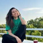 Karisma Kapoor Instagram – मैं और मेरी कॉफ़ी ☕️
#whenmorningisnoon