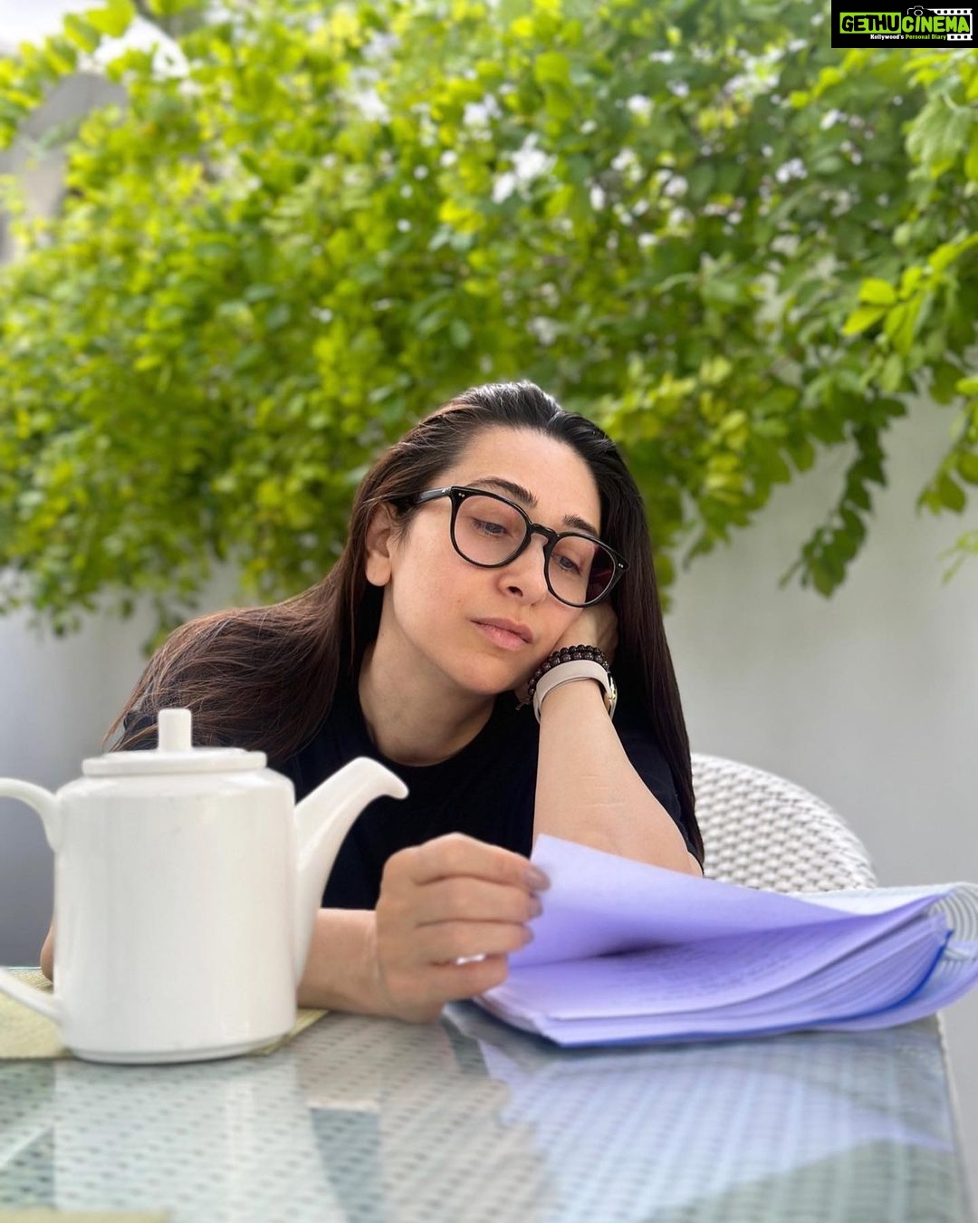 Karisma Kapoor Instagram - Instagram Vs Reality #backtowork #tuesdayfeels #shootlife