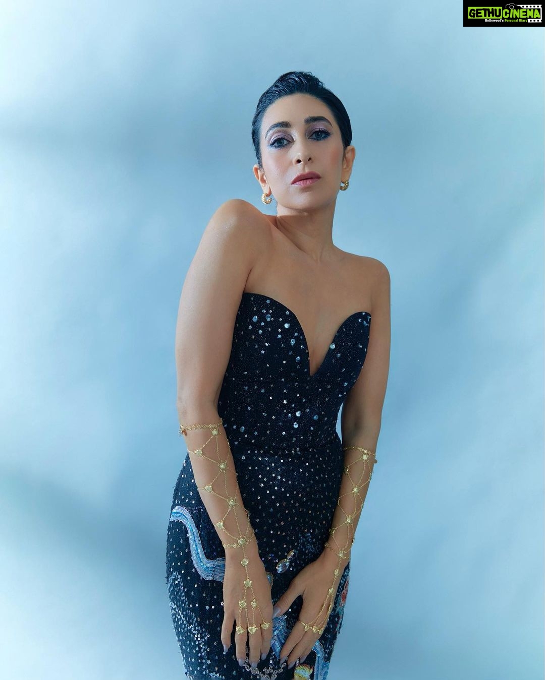 Karisma Kapoor Instagram - Ready for another spectacular night of fun and fashion with @nmacc.india 🔮🪩✨