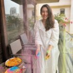 Karisma Kapoor Instagram - How it started and how it’s going 🌈 Happy Holi ❤️ #holifestival #loveandlight