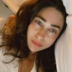 Karisma Kapoor Instagram - Bedhead baby 🤍 #tuesdaytruth