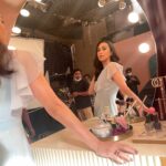 Karisma Kapoor Instagram - Don’t forget to reflect 💡🧐💭💬 #mondaymantra #shootlife