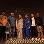 Karisma Kapoor Instagram - When Zubeidaa reunited with Victor 💙 for a very special evening. #ShyamBenegalRetrospective at @g5afoundation #ShyamBenegal @bajpayee.manoj @khalidmohamed9487 @piabenegal9999 @nikkhiladvani @anuradha.parikh #AseemChhabra